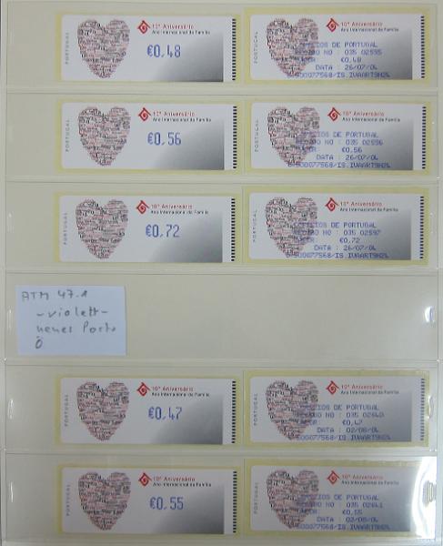 0265 (127).jpg -     Lote:    265      Colecção Especializada - Etiquetas      Lotes Especiais       Descrição:      1981/2010 &mdash; Etiquetas.   Coleção composta por 12 álbuns com etiquetas desde percursoras e Framas até 2010, com provas, erros, FDC's, etiquetas novas e usadas, sobrescritos circulados, variedades de impressão e papéis. Importante estudo. Lote a ver.        Lote ETQ       Valor Base:     &euro; 3000,00     Valor Venda:     &euro;      